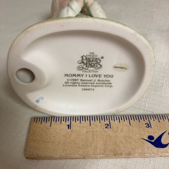 Vtg PRECIOUS MOMENTS Mommy I Love You 1987 Boy Flower Porcelain Figurine Collect - Picture 9 of 11